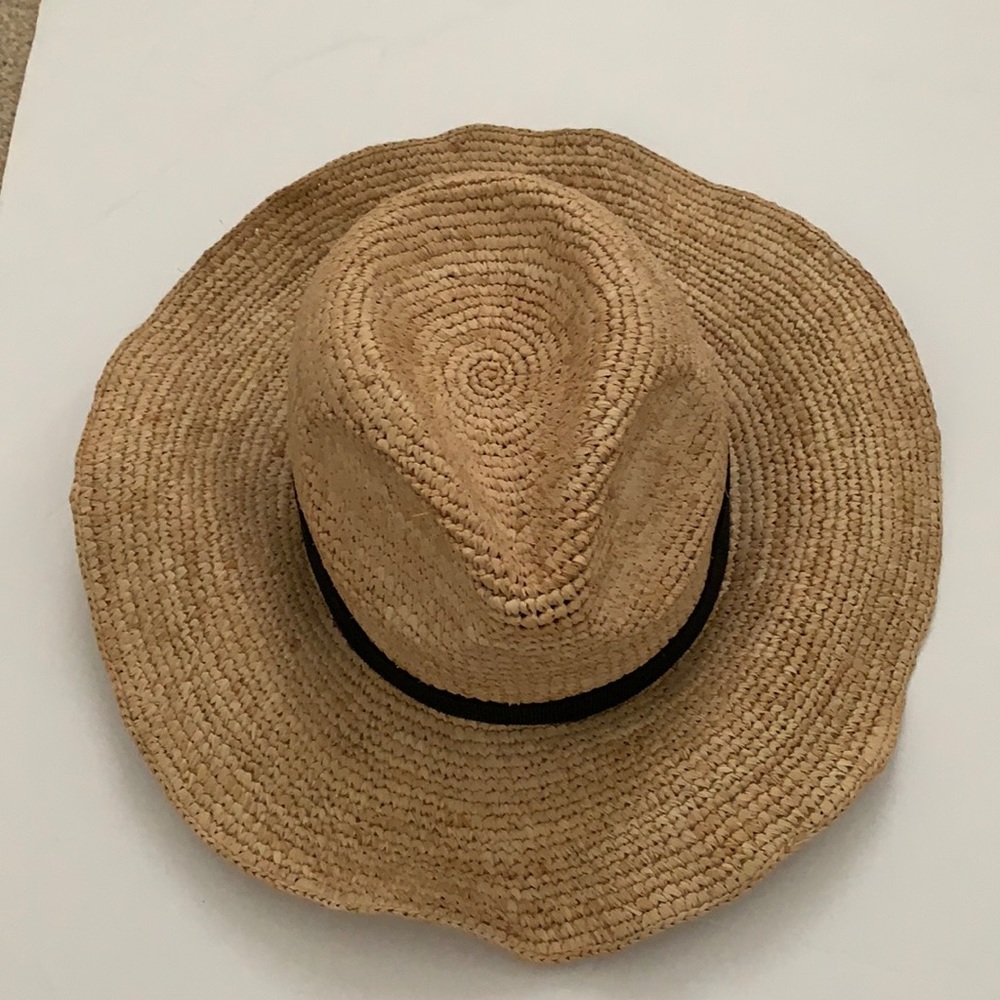 Packable straw hat